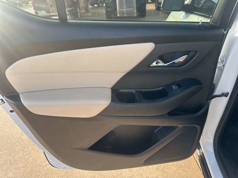 Used 2022 Chevrolet Traverse LS w/ Midnight/Sport Edition image 15