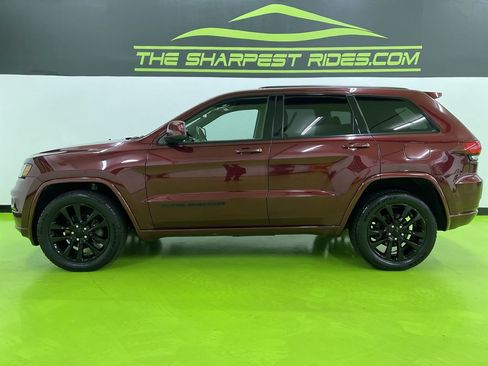 Used 2018 Jeep Grand Cherokee Altitude AWD/4WD image 6