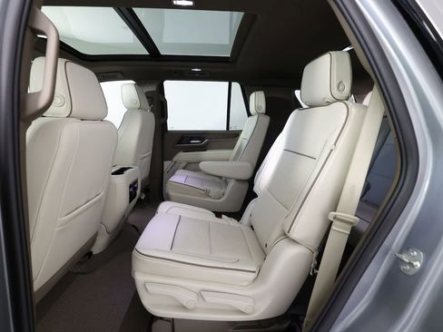 Used 2025 GMC Yukon Denali w/ Sun & Power Step Package AWD/4WD image 16