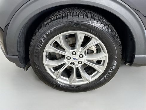 Used 2021 Ford Explorer Limited w/ Equipment Group 301A image 32