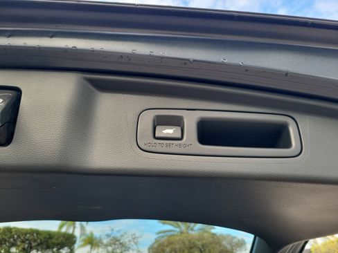 Used 2024 Honda CR-V EX-L image 6