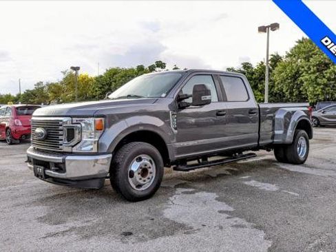 Used 2022 Ford F350 XL w/ STX Appearance Package RWD image 2
