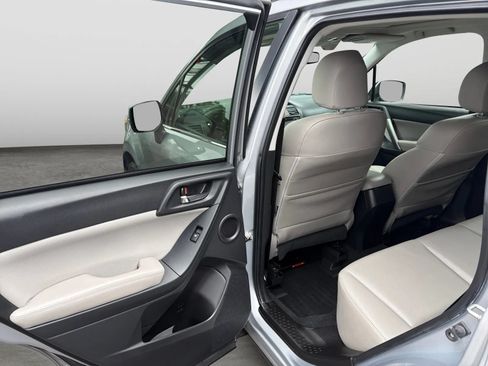 Used 2015 Subaru Forester 2.5i Touring w/ Eyesight & Navigation System AWD/4WD image 14