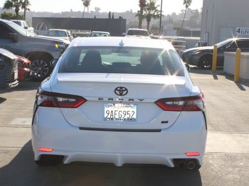 Used 2022 Toyota Camry SE w/ Carpet Mat Package (TMS) FWD image 19
