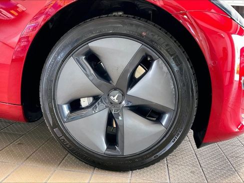 Used 2018 Tesla Model 3 Long Range RWD image 31