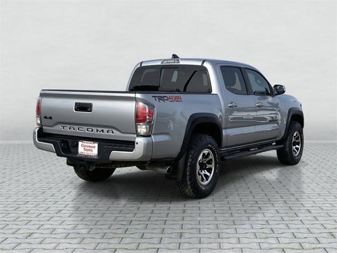 Certified 2022 Toyota Tacoma TRD Off-Road image 6