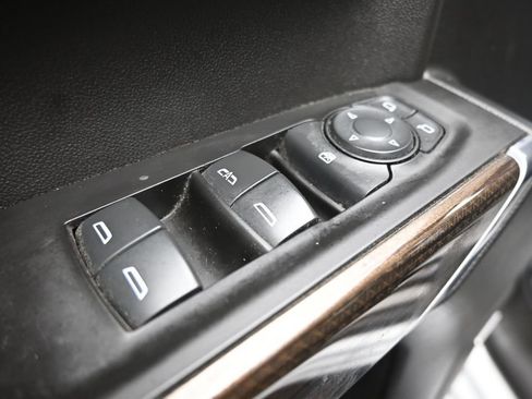 Used 2021 Chevrolet Silverado 1500 LT Trail Boss w/ Convenience Package II AWD/4WD image 11