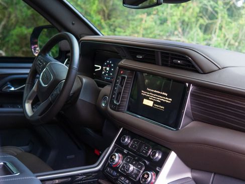 Used 2024 GMC Yukon Denali w/ Max Trailering Package image 39