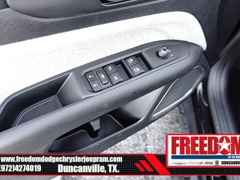 New 2026 Jeep Compass Latitude image 40