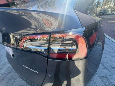 Used 2025 Tesla Model Y Long Range AWD/4WD image 41