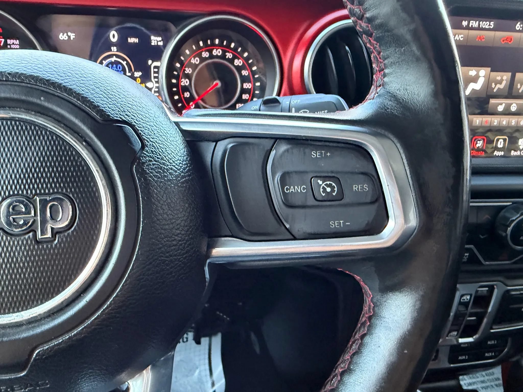 Used 2018 Jeep Wrangler Unlimited Rubicon AWD/4WD image 26