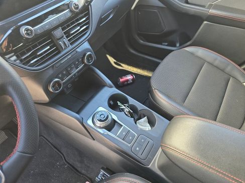 Used 2025 Ford Escape ST-Line image 15