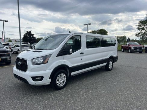 Used 2025 Ford Transit 350 XLT RWD image 3