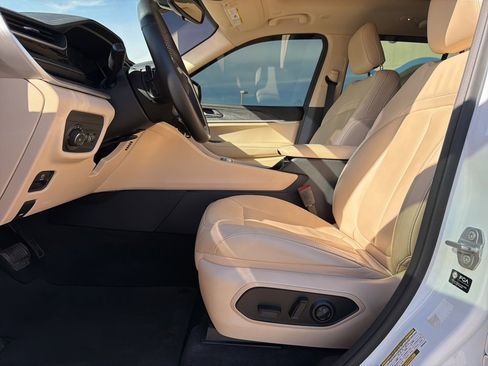 Used 2022 Jeep Grand Cherokee Limited image 10