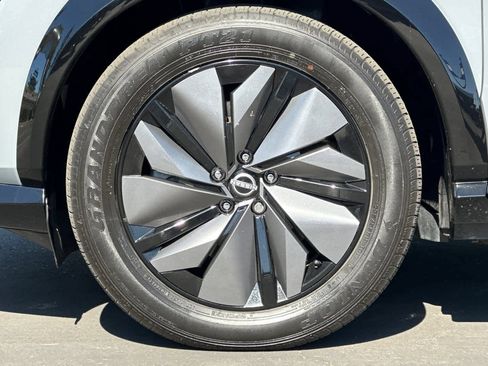 Used 2024 Nissan Ariya FWD image 27