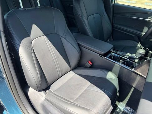 Used 2025 Toyota Camry XSE FWD image 38