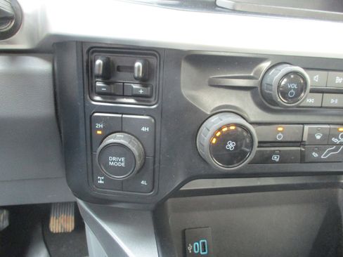 Used 2024 Ford F350 XLT w/ 360-Degree Camera Package AWD/4WD image 24