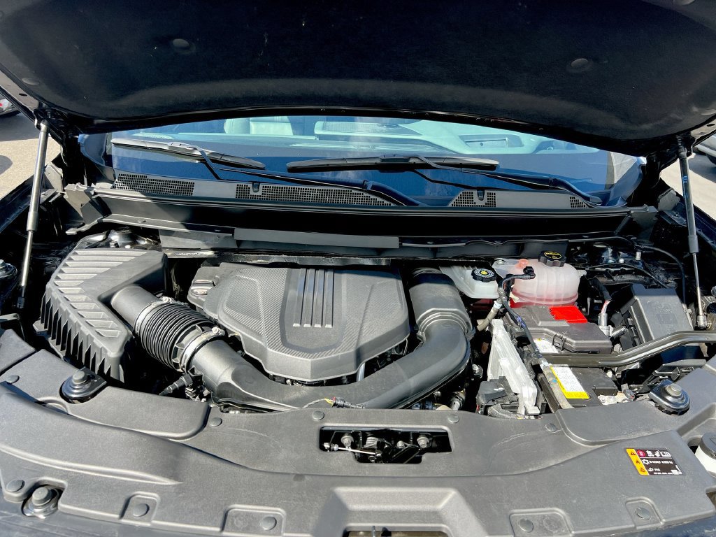 Used 2024 GMC Acadia AT4 w/ Luxury Package AWD/4WD image 24