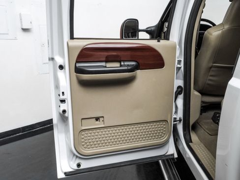 Used 2006 Ford F250 Lariat image 41