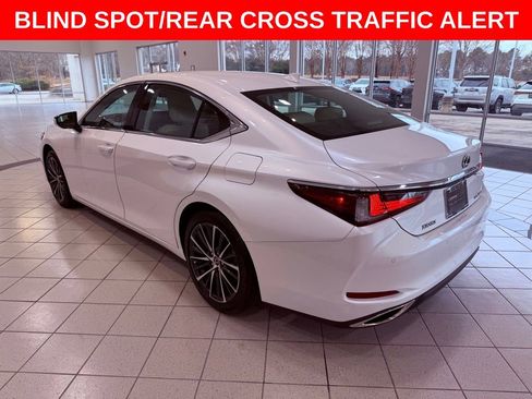 Certified 2024 Lexus ES 350 w/ Premium Package image 5