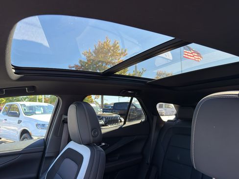 Used 2024 Chevrolet Blazer EV LT image 15