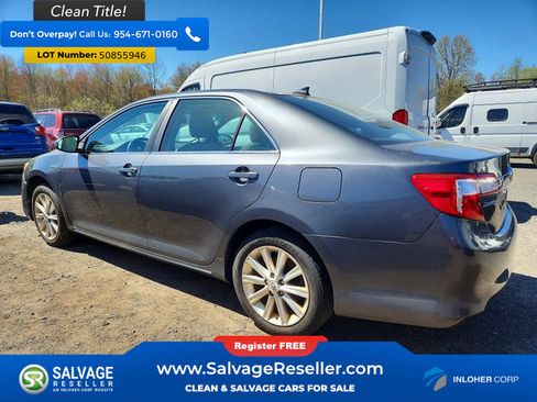 Used 2012 Toyota Camry XLE w/ Leather Pkg FWD image 3