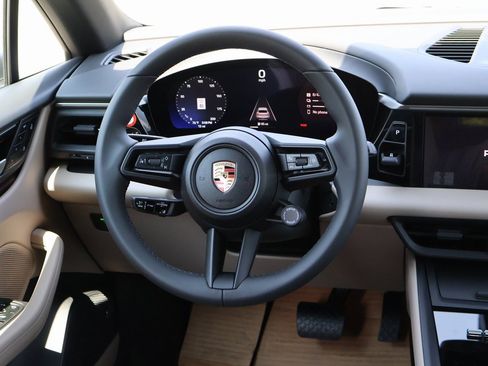 New 2025 Porsche Macan Electric image 22