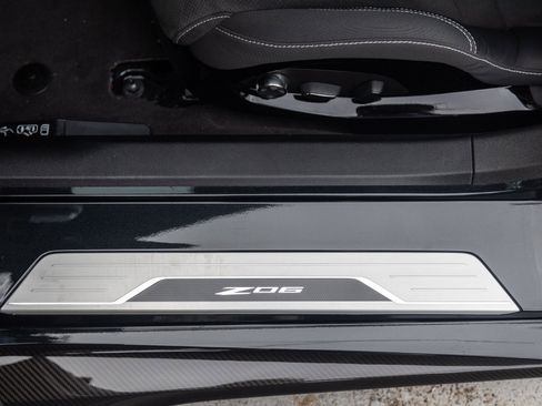 Used 2024 Chevrolet Corvette Z06 w/ Z07 Performance Package image 23