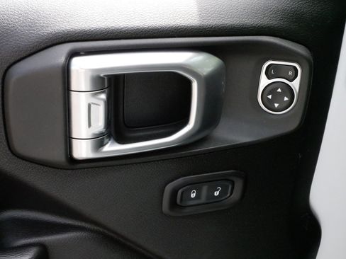 Used 2020 Jeep Wrangler Unlimited Sport image 19