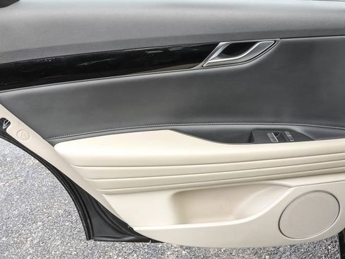 Used 2022 Genesis G80 2.5T image 27