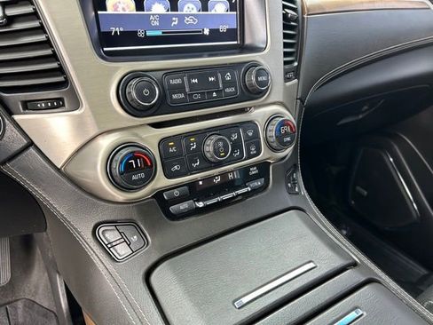 Used 2020 GMC Yukon XL Denali w/ Denali Premium Package image 32