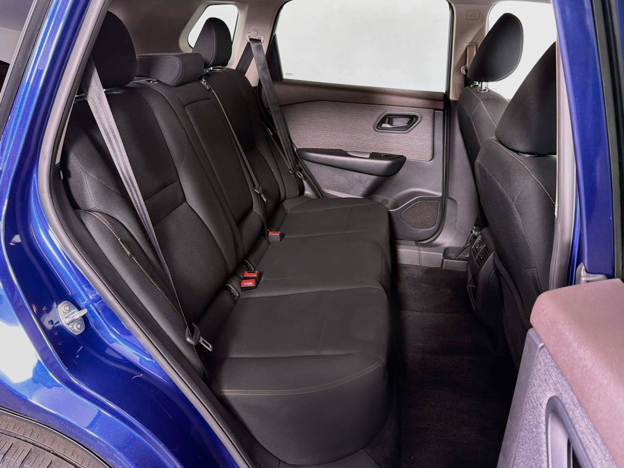 Used 2023 Nissan Rogue S AWD/4WD image 38