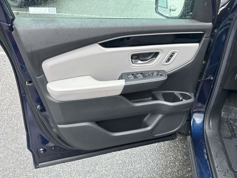 Certified 2025 Honda Pilot EX-L image 21