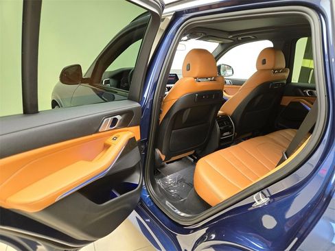 Used 2022 BMW X5 xDrive40i w/ M Sport Package image 17