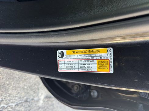 Used 2024 GMC Sierra 1500 SLT image 28