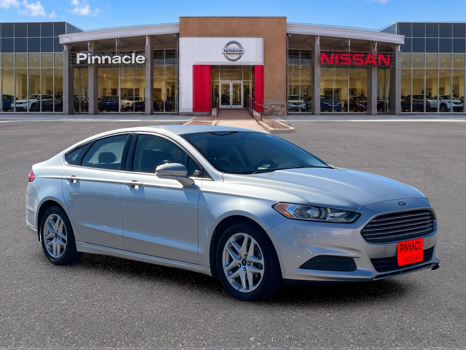 Used 2016 Ford Fusion SE FWD image 7