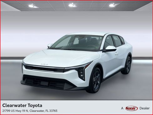 Used 2025 Kia K4 FWD image 1
