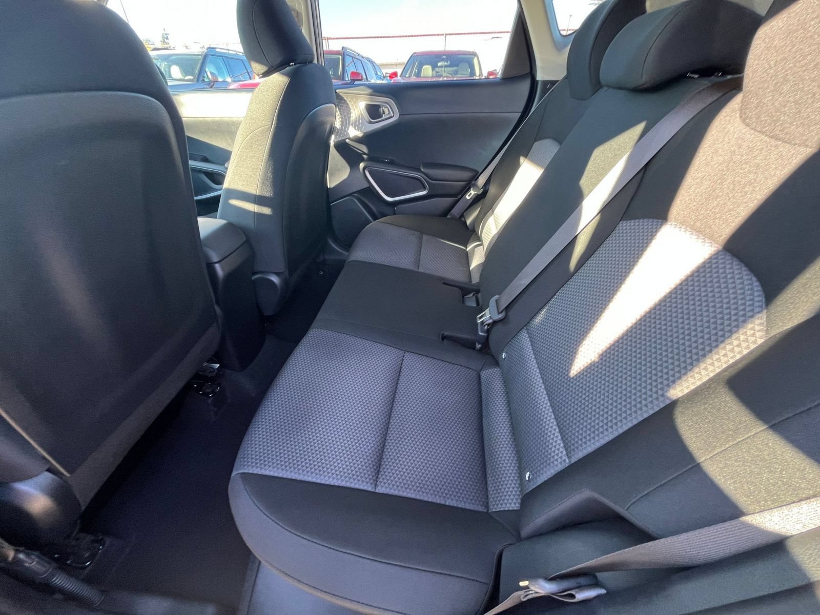 Used 2025 Kia Soul LX w/ LX Technology Package FWD image 25