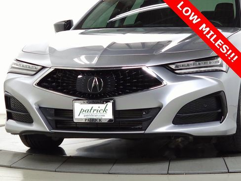 Used 2022 Acura TLX w/ Technology Package image 3