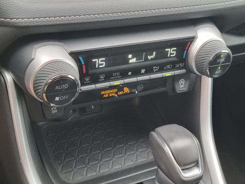 Certified 2022 Toyota RAV4 XLE Premium image 24