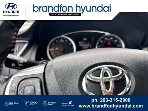 Used 2015 Toyota Camry SE w/ Moonroof Package FWD image 14