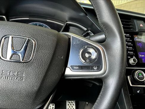 Used 2019 Honda Civic Touring image 13
