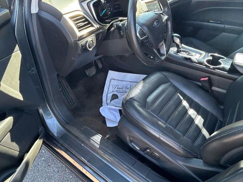 Used 2015 Ford Fusion SE w/ Equipment Group 202A FWD image 10