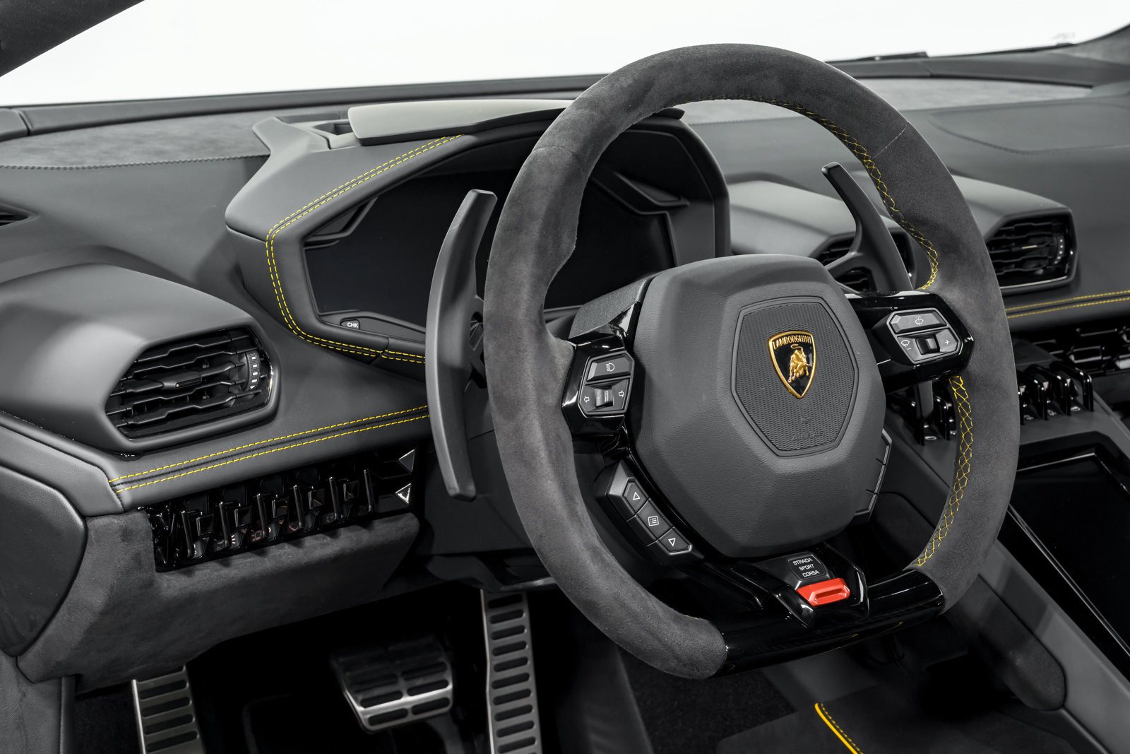 Used 2022 Lamborghini Huracan EVO RWD image 13