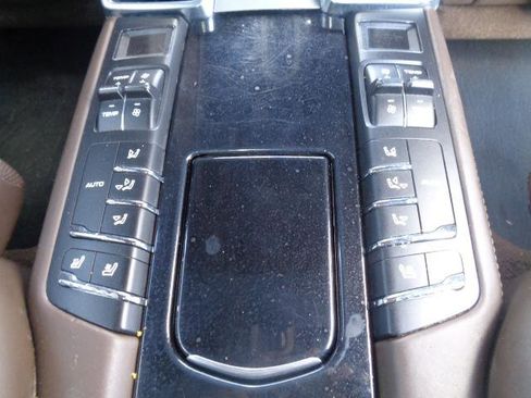 Used 2015 Porsche Panamera 4S Executive image 19