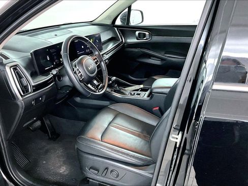 Used 2024 Kia Sorento S image 17