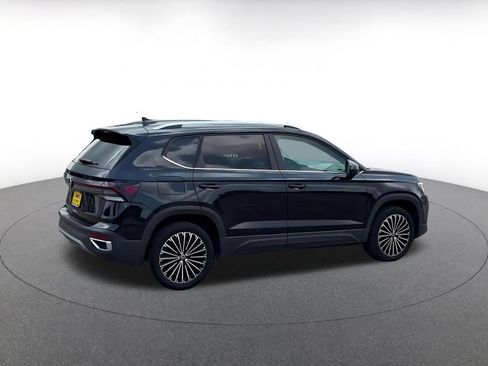 Used 2026 Volkswagen Taos SE FWD image 10