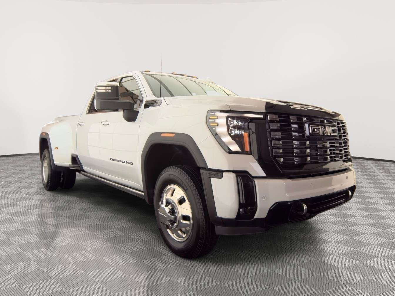 Used 2026 GMC Sierra 3500 Denali Ultimate w/ LPO, Black Badging Package AWD/4WD image 21