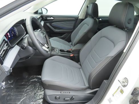 New 2025 Volkswagen Jetta SEL image 19