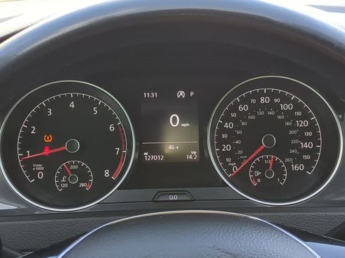 Used 2021 Volkswagen Golf 4-Door image 31